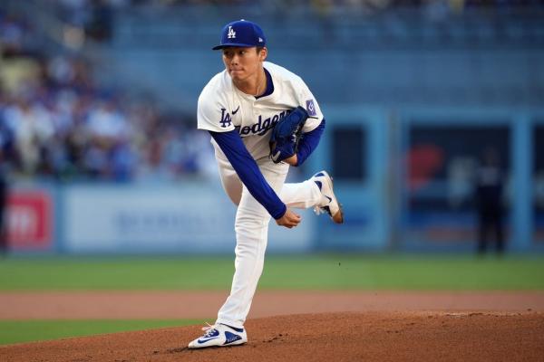 Dodgers activate RHPs Yoshinobu Yamamoto, Brusdar Graterol thumbnail