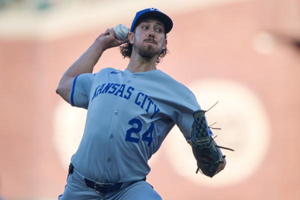 Hayden Birdsong’s effective start steers Giants past Royals