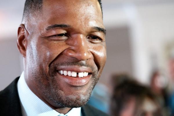Report: Michael Strahan seeking Giants ownership stake