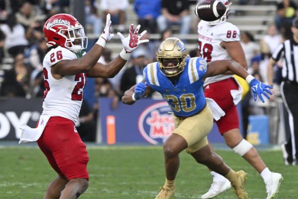 UCLA closes season with win over Fresno State