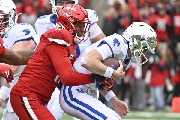 Louisville snaps skid with dominant shutout of rival Kentucky