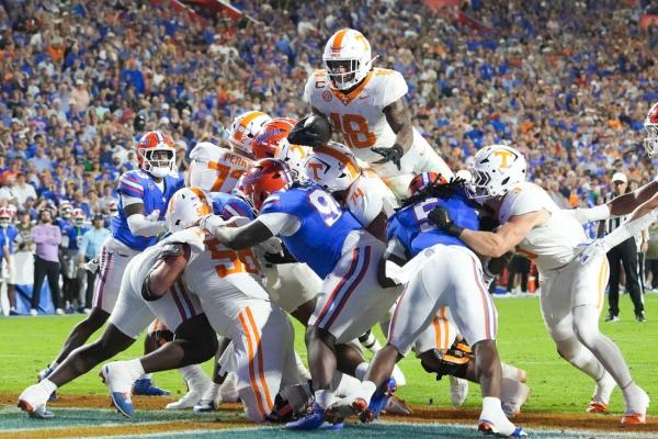 No. 20 Tennessee crushes Florida in first half, coasts to win