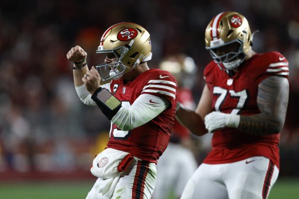Brock Purdy accounts for 5 TDs as 49ers hang on in shootout with Bears