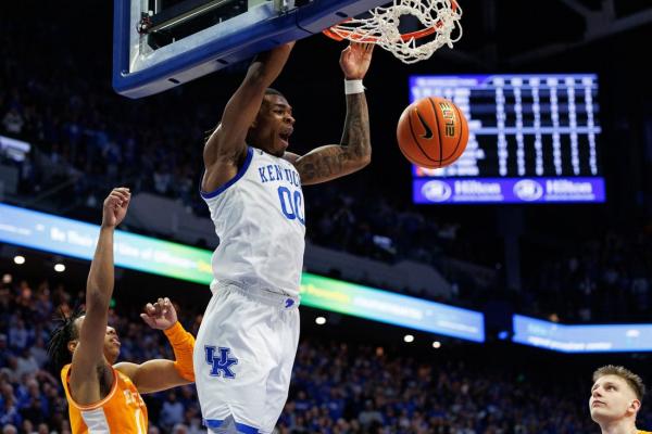 No. 15 Kentucky holds on for victory over No. 5 Tennessee