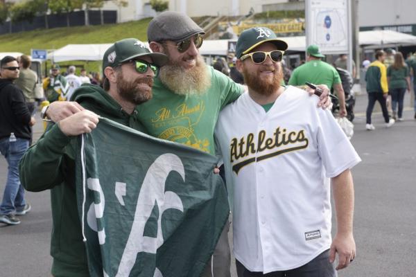 Athletics edge Rangers in raucous Oakland farewell thumbnail