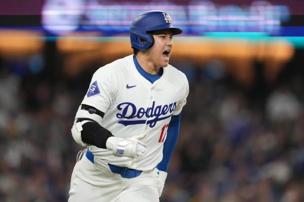 Dodgers top Padres, close in on NL West title thumbnail