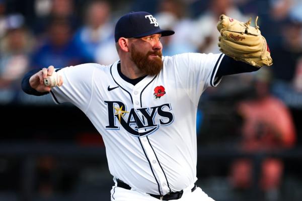 Rays win sixth straight as bats surge late in win over Twins