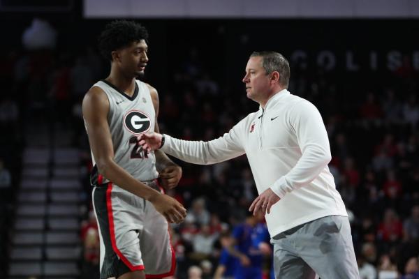 No. 23 Georgia uses balanced attack, second-half surge to edge Long Island