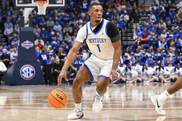 Kentucky PG Lamont Butler exits due to ailing shoulder