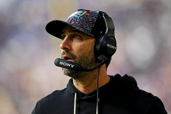 After bye and with fresh reinforcements, Eagles head to Green Bay