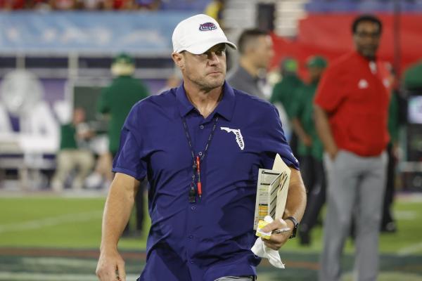 Reports: FAU fires coach Tom Herman in 2nd season