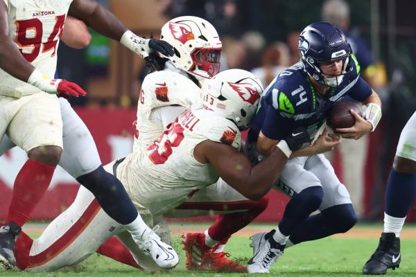 Seahawks survive Cardinals’ late rally, win on last-second FG
