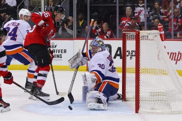 After losing late lead, Islanders get OT goal from Bo Horvat to top Devils