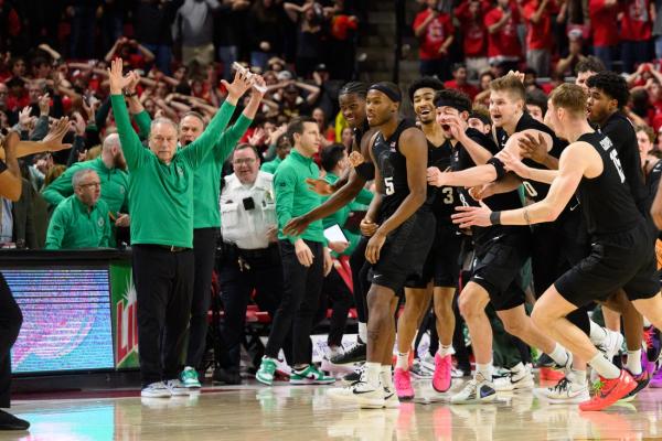 Top 25 roundup: No. 8 Michigan State stuns No. 16 Maryland at buzzer