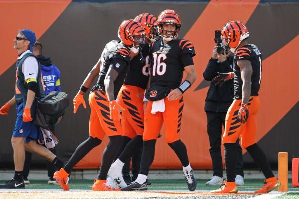 Joe Flacco hurting, Bengals prep Jake Browning for possible start vs. Bears