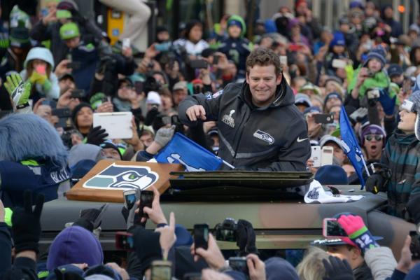 Seahawks GM John Schneider signs through 2030