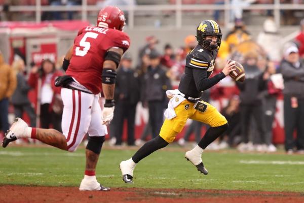 Missouri rushes for 322 yards in win over Arkansas