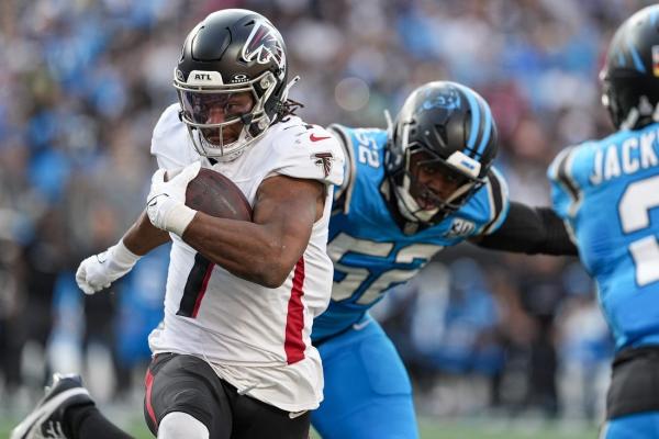 Falcons top Panthers for third straight NFC South victory thumbnail