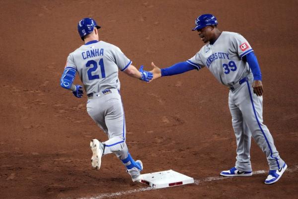 Vinnie Pasquantino’s 2 HRs, 6 RBIs lead Royals past D-backs
