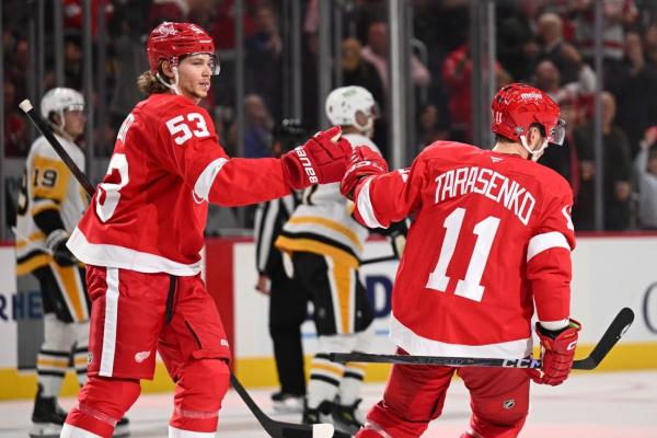 Red Wings, Predators aim to rebound from season-opening losses