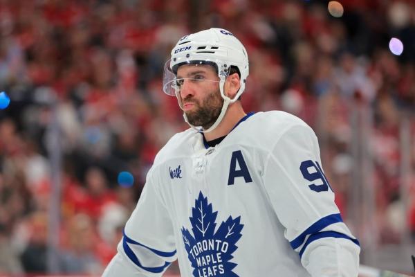 John Tavares signs 4-year extension with Maple Leafs