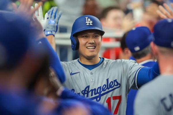 Shohei Ohtani, Freddie Freeman homer as Dodgers top Marlins