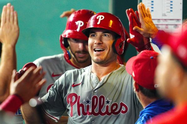 J.T. Realmuto homers twice, has 7 RBIs as Phillies rout Royals