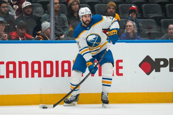 Sabres D Conor Timmins breaks leg, out 6-8 weeks