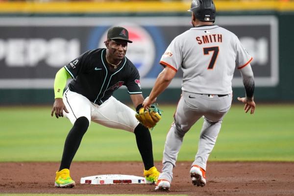 D-backs end 4-game skid with late rally against Giants