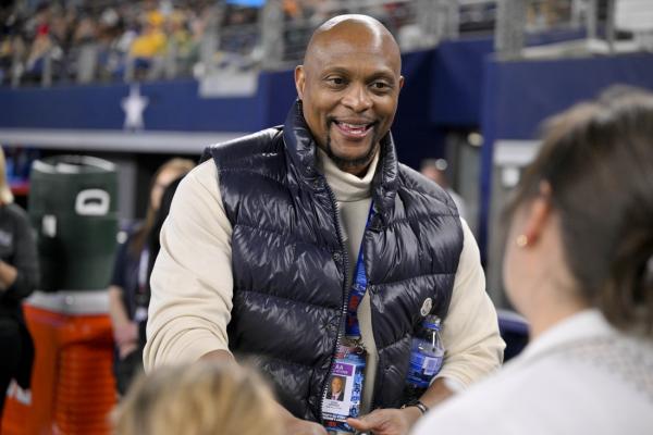 Report: Eddie George agrees to become Bowling Green’s coach