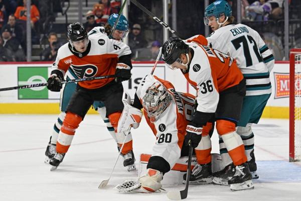 Flyers score 4 unanswered goals to down Sharks