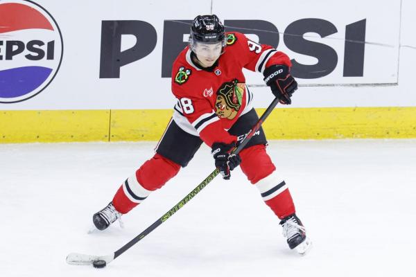 Blackhawks, facing Predators, pursue rare road win