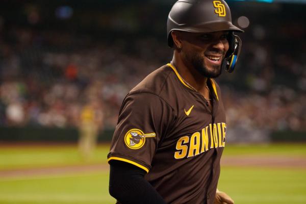 Padres explode for 5 in 11th inning, dump Diamondbacks