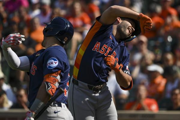 Back-to-back homers rescue Astros against Orioles thumbnail