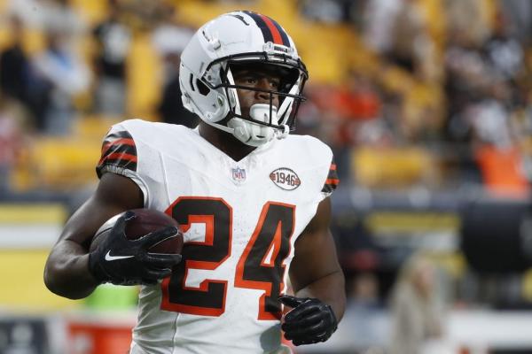 Browns place RB Nick Chubb (knee), 4 others on PUP list