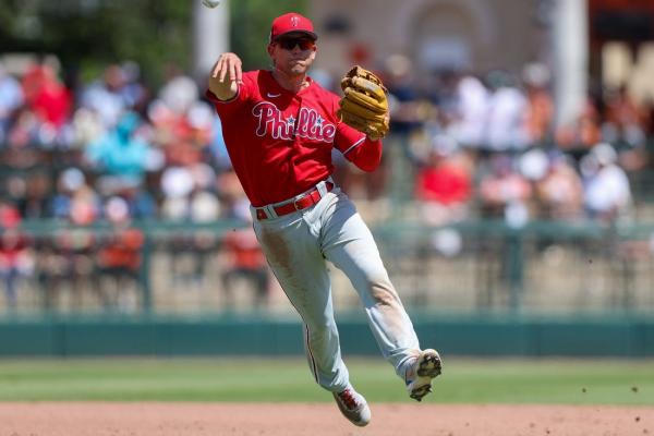 Phillies trade INF/OF Scott Kingery to Angels for cash