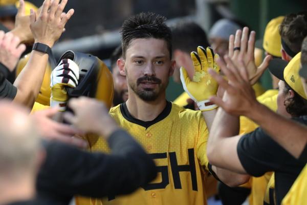 Bryan Reynolds (3-run HR), Pirates pound Mets