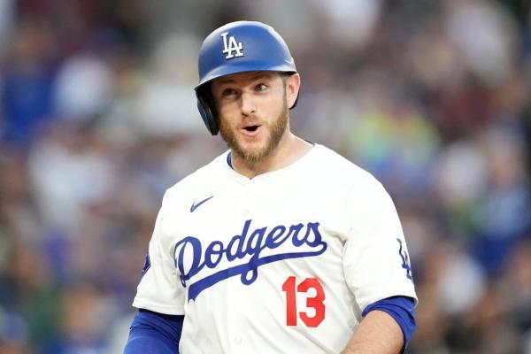 Dodgers activate INFs Max Muncy, Tommy Edman from IL thumbnail