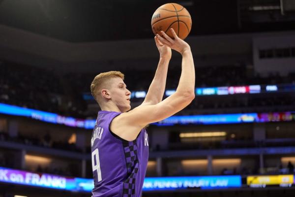 High-scoring Kings, hot from long range, face skidding Pelicans