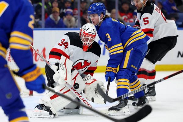 Sabres start fast, then hold off Devils for third straight win