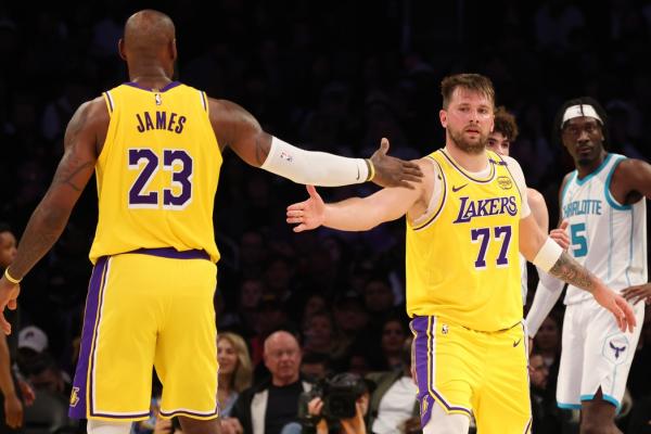 New-look Lakers out to change fortunes against Nuggets