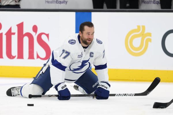 Lightning captain Victor Hedman to have elbow surgery
