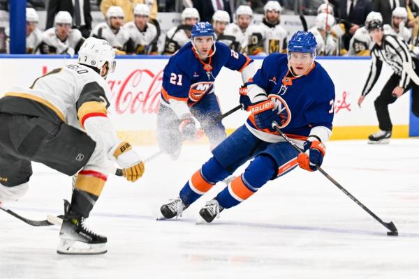 Brock Nelson lifts hot Islanders over sagging Golden Knights