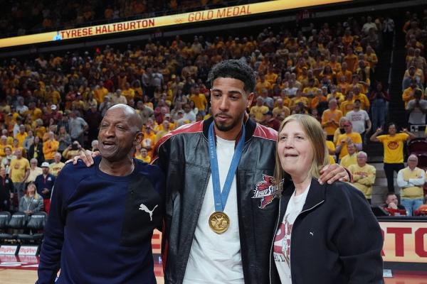 Report: Pacers allow Tyrese Haliburton's dad to attend games
