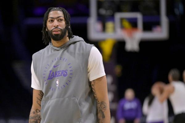 Anthony Davis, Lakers take aim at Celtics