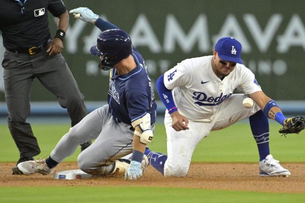 Shohei Ohtani hits walk-off slam, joins 40-40 club as Dodgers stun Rays