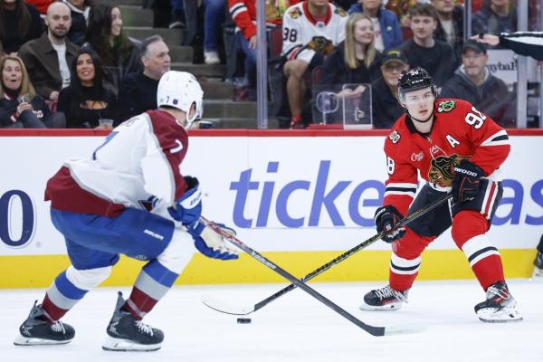 Scott Wedgewood shuts door as Avalanche blank Blackhawks