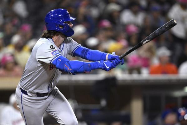 Powered by 17-hit attack, Mets hand Padres 8-3 loss