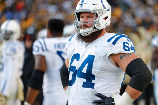 Colts bring back veteran G Mark Glowinski