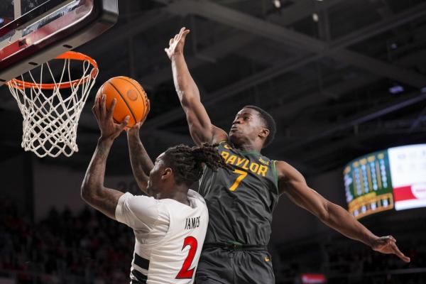 Cincinnati hands Baylor third straight loss thanks to late 3